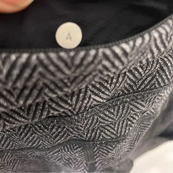 Lululemon Grey and Black Herringbone Leggings with Pockets - Picture 9 of 9